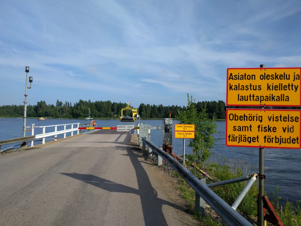 Shuttle between Tirmo and Sundön