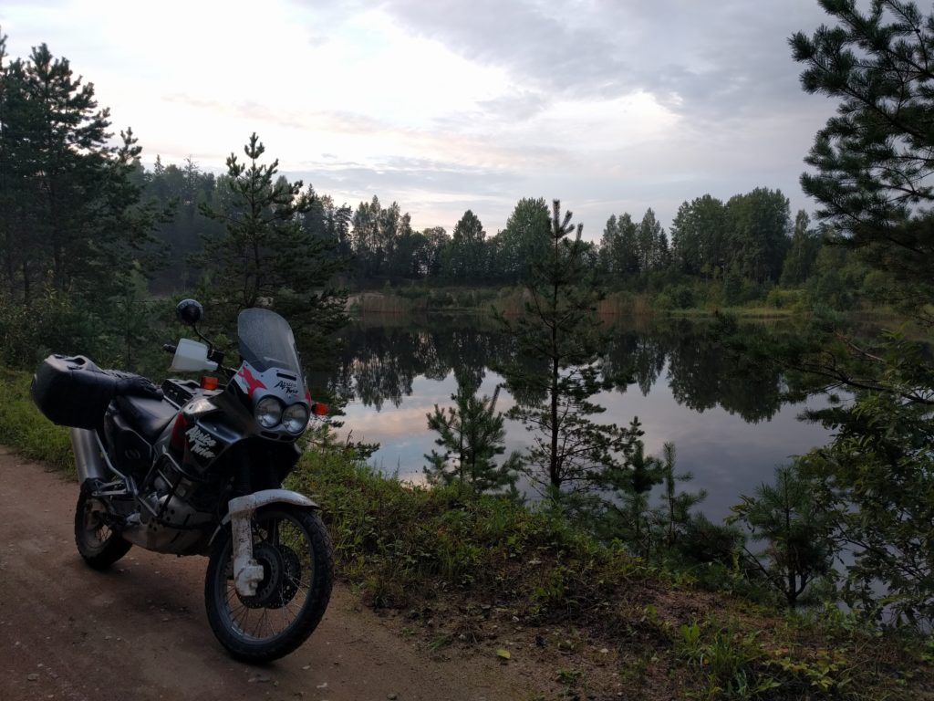 Vahesaare lake (Estonia)