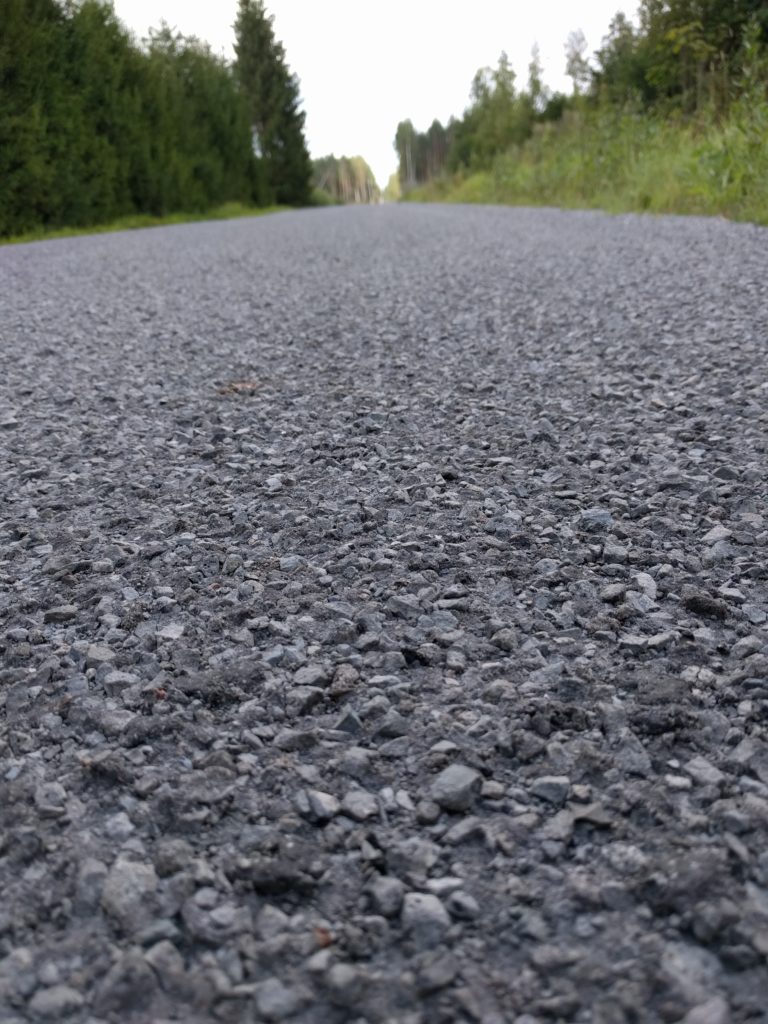 Gravel road near Härmakosu (Estonia)